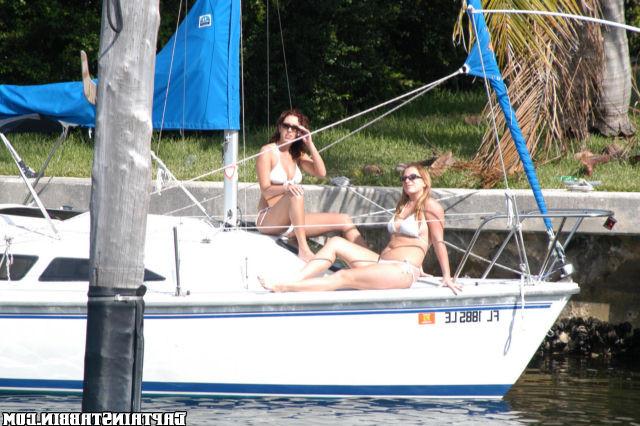 15P Two hot slutty chicks takes an adventure ride at the boat