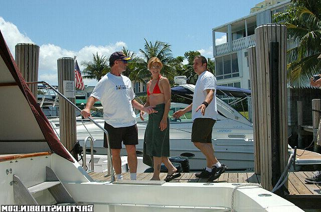 15P Sexy red head gives up the ass on her first anal boat ride
