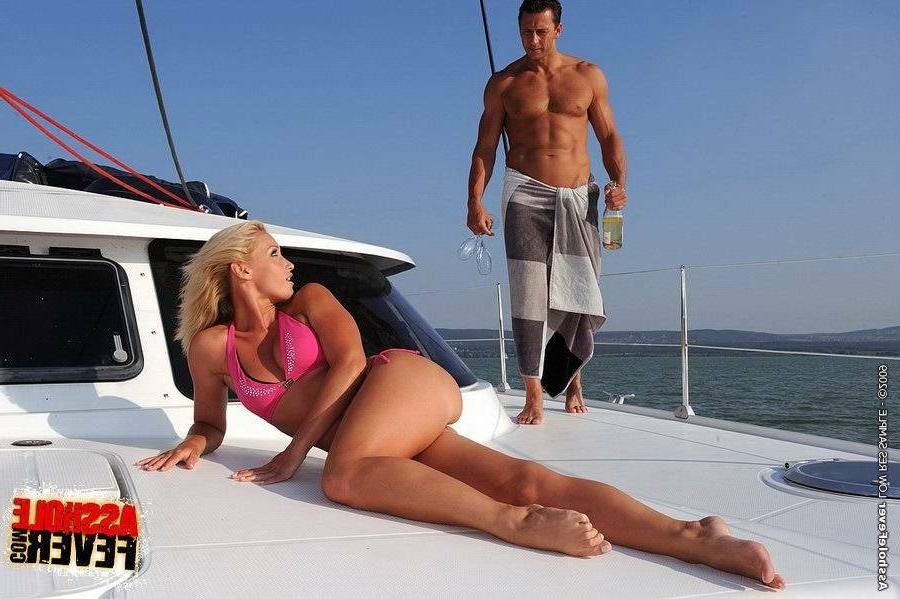 20P Hot blonde getting fucked in the ass on a boat