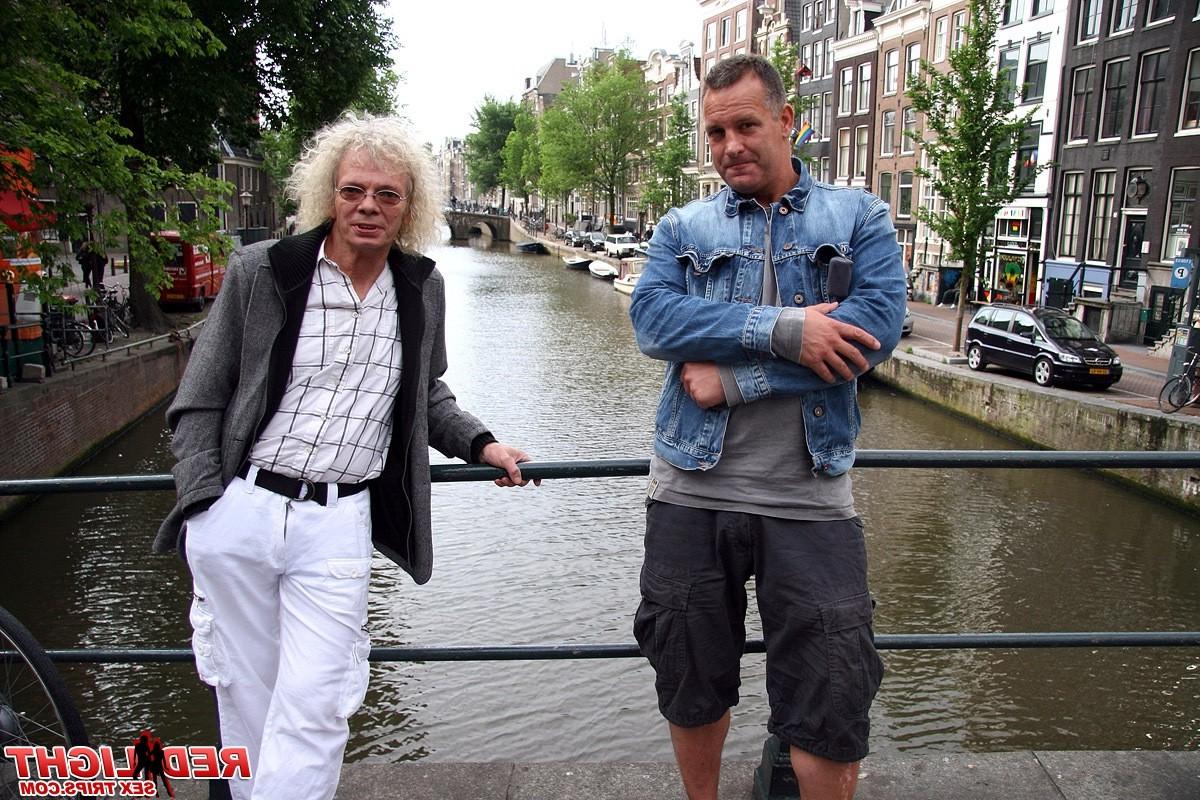 14P Mature window hooker gets dirty with real senior tourist