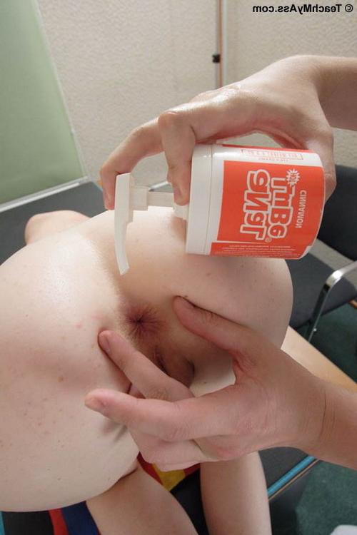 17P Young pigtailed anal virgin gets her ass drilled