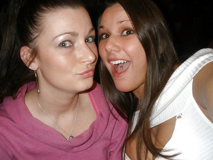 25P Wonderful Body on this Busty Brunette