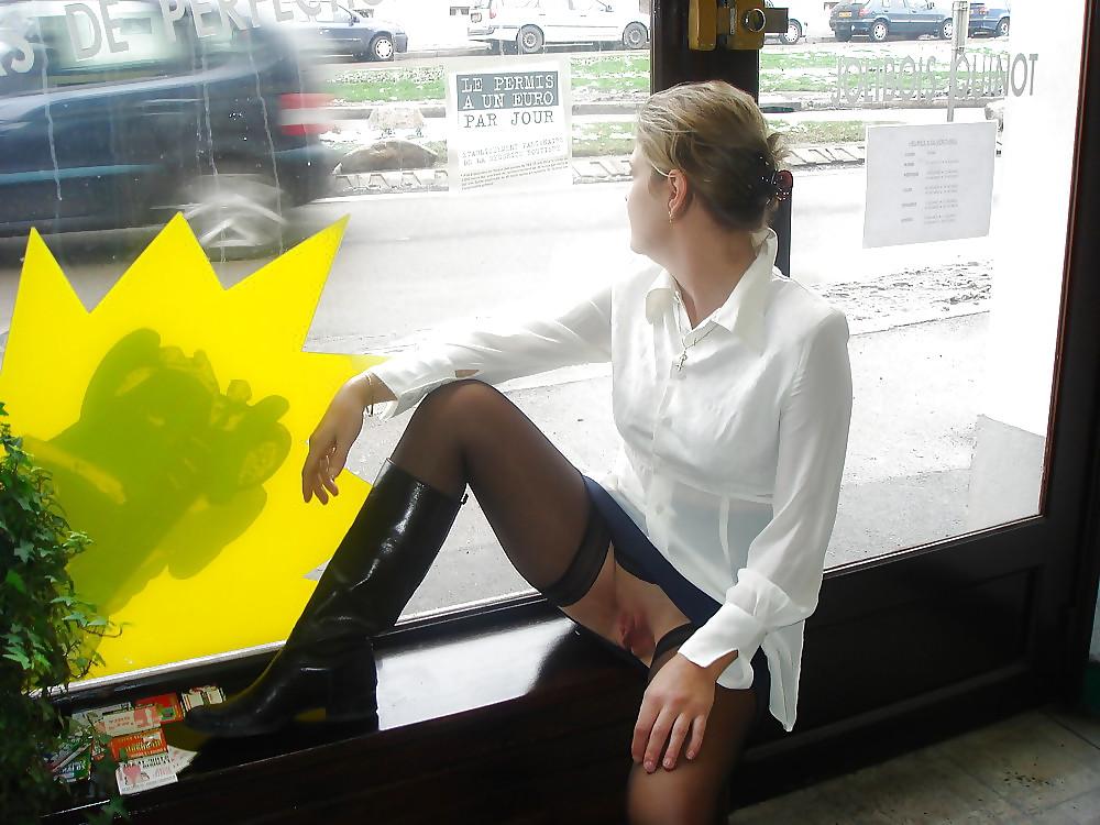 19P Amateurs in Black Stockings & Pantyhose