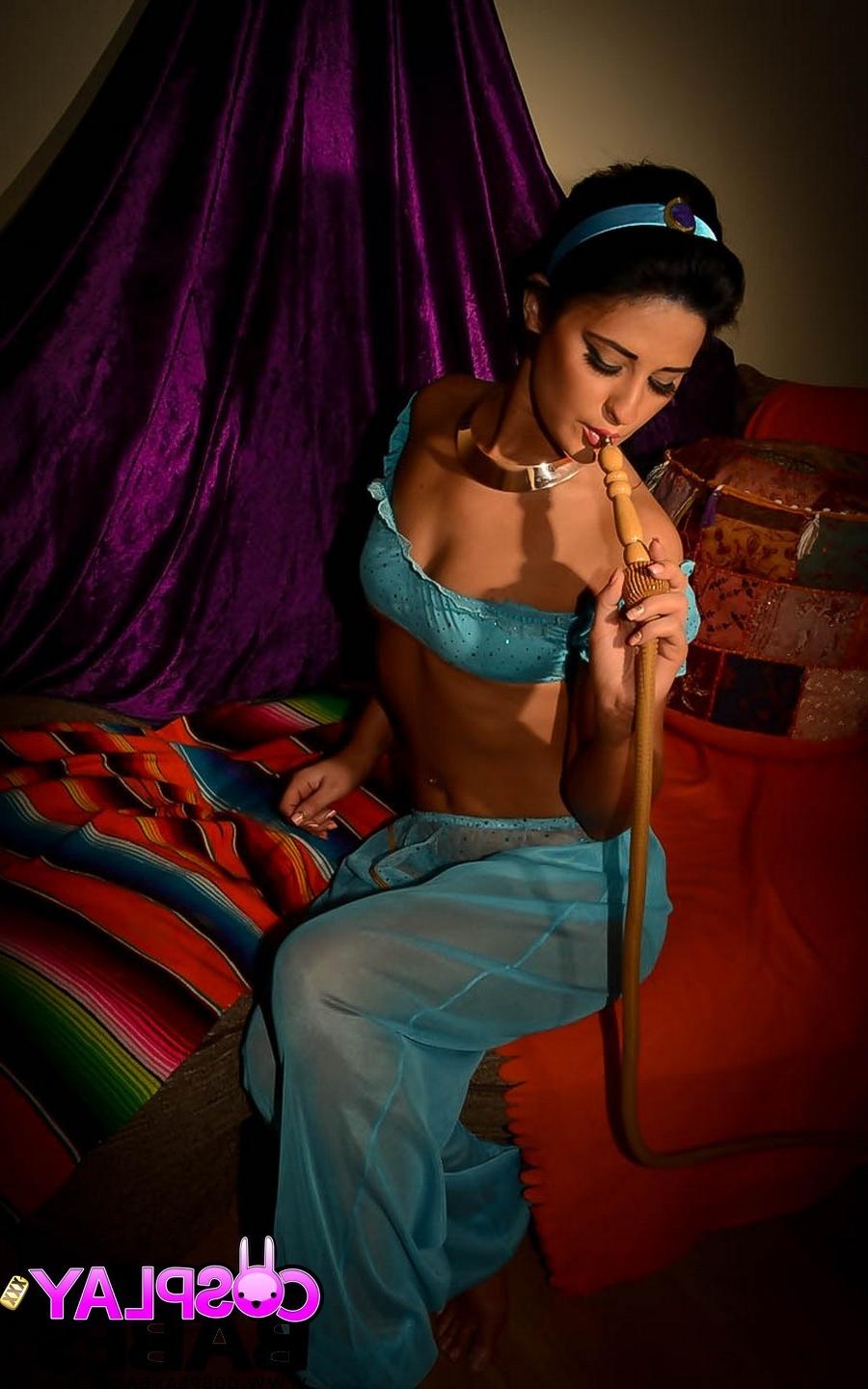 14P Princess Jasmine Aladin Cosplay with Nicola Kiss