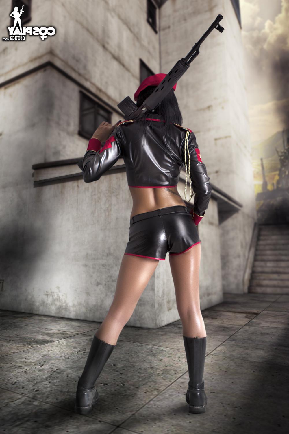 16P Red Alert Cosplay