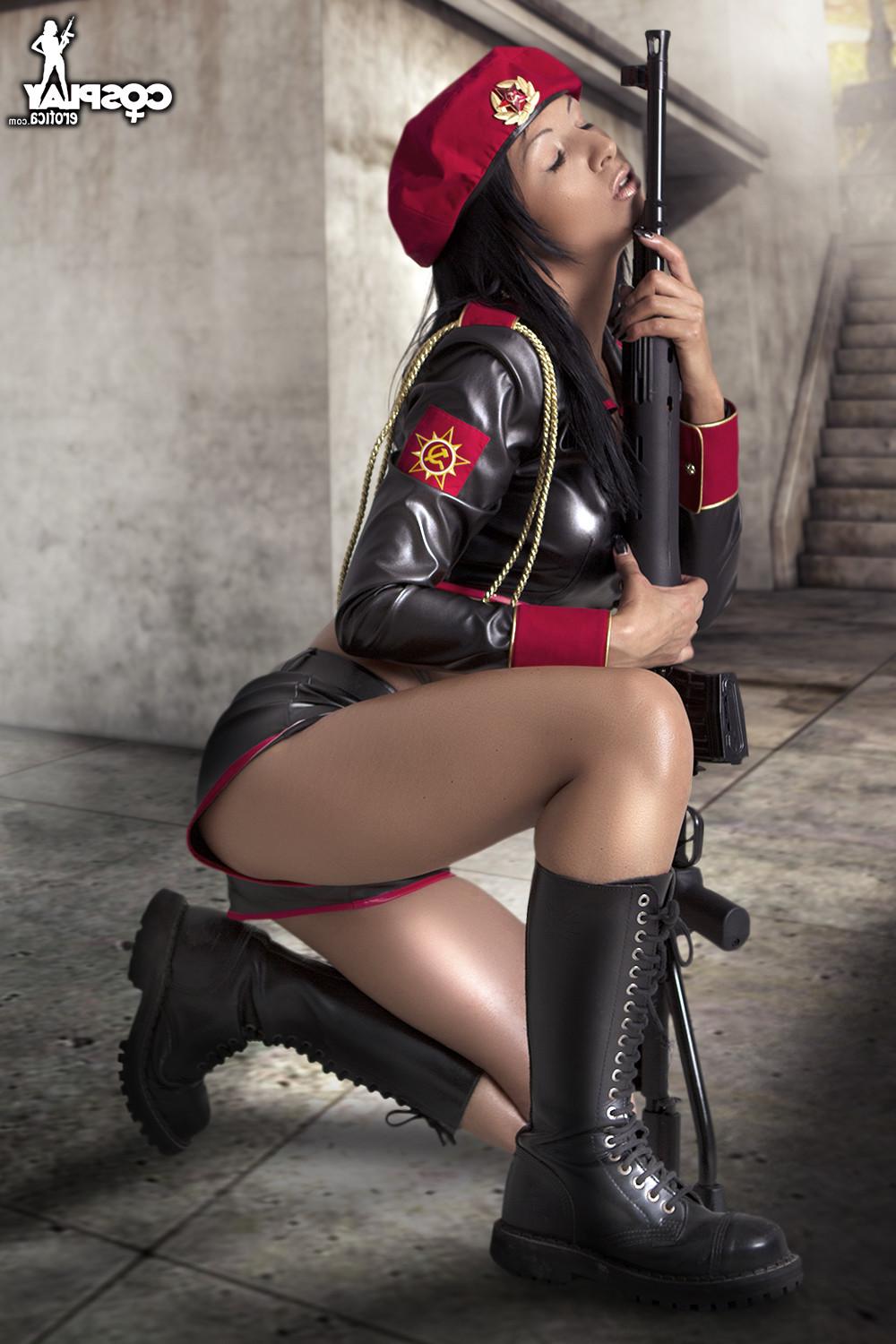 16P Red Alert Cosplay