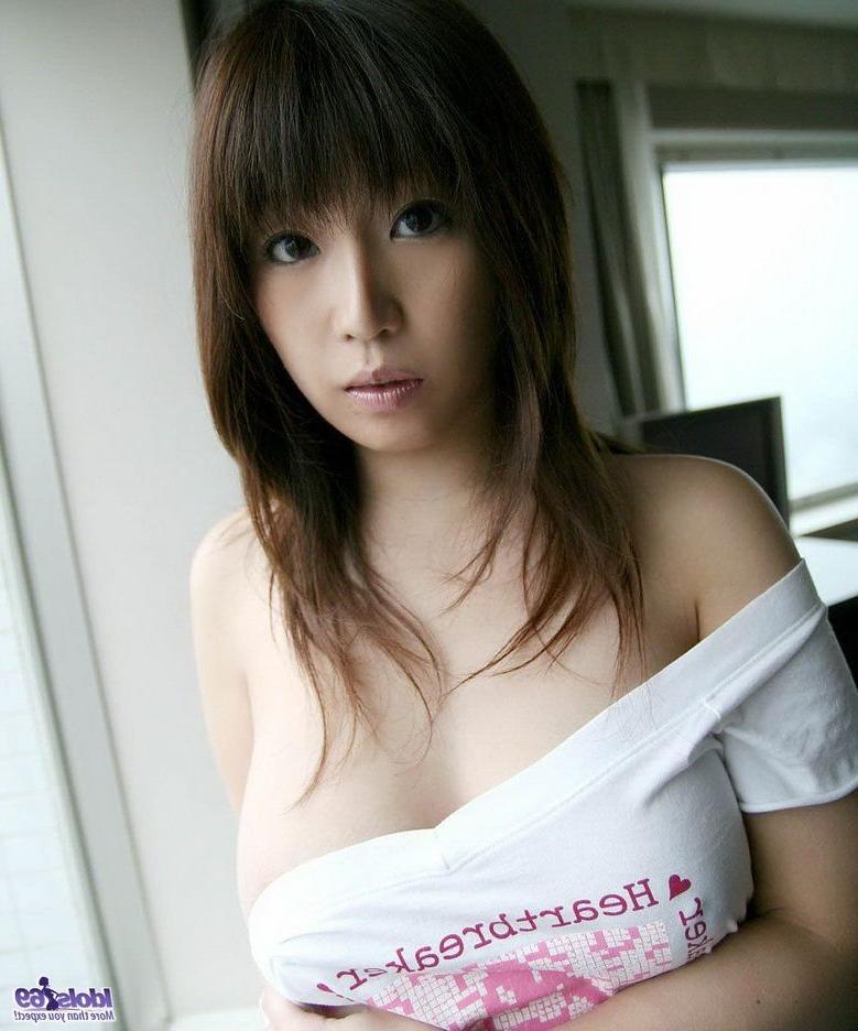 15P Busty asian model Yuka shows huge tits and hot ass