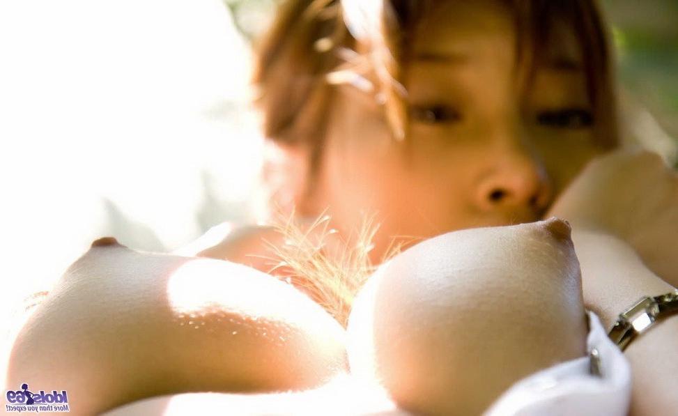15P Oriental cutie Kirara Asuka poses nude showin tits