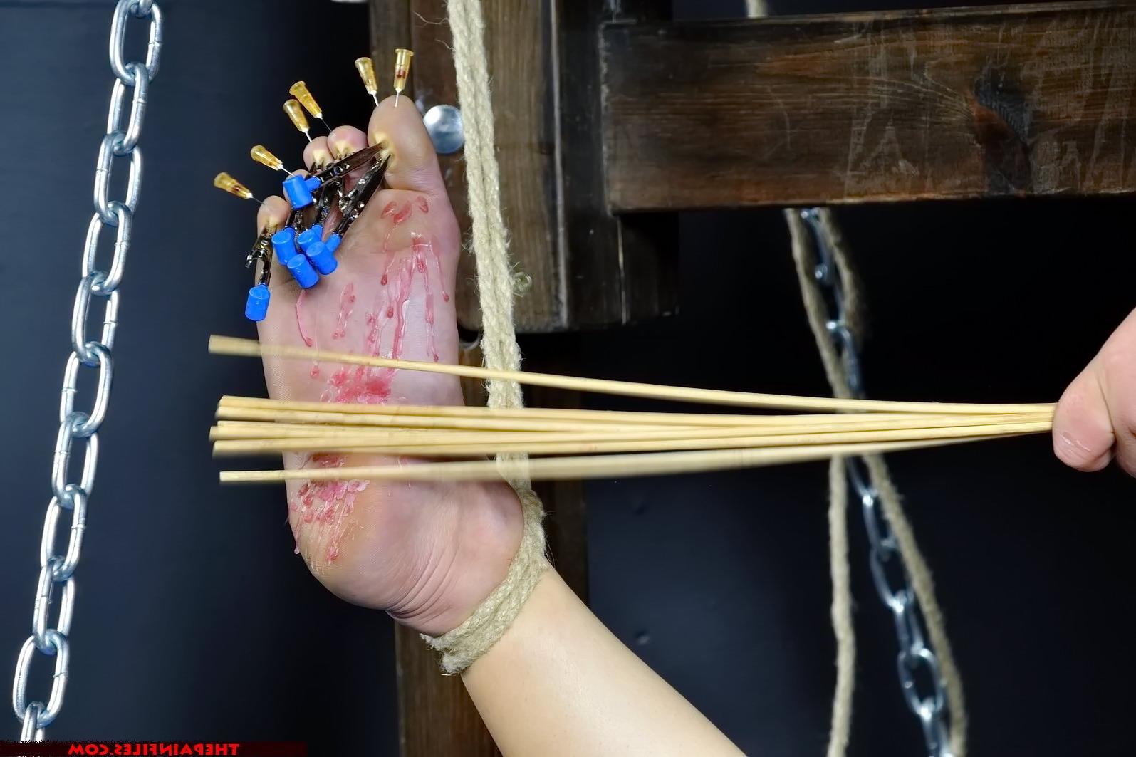 16P Meis japanese foot torture and needle pain for masochist bastinado slavegirl in 
