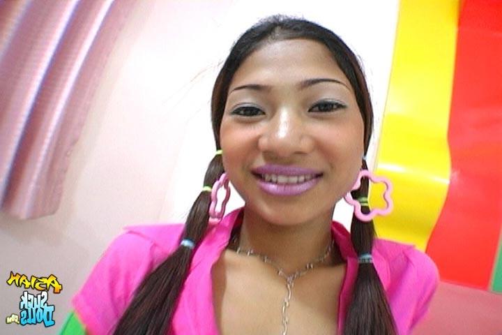 15P Pigtail cutie Oy swallows a warm cum load