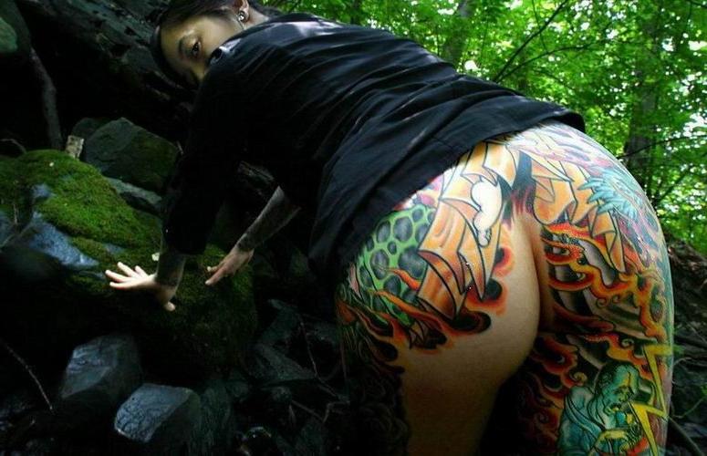 18P beautiful busty asian tattoed teen poser outdoor