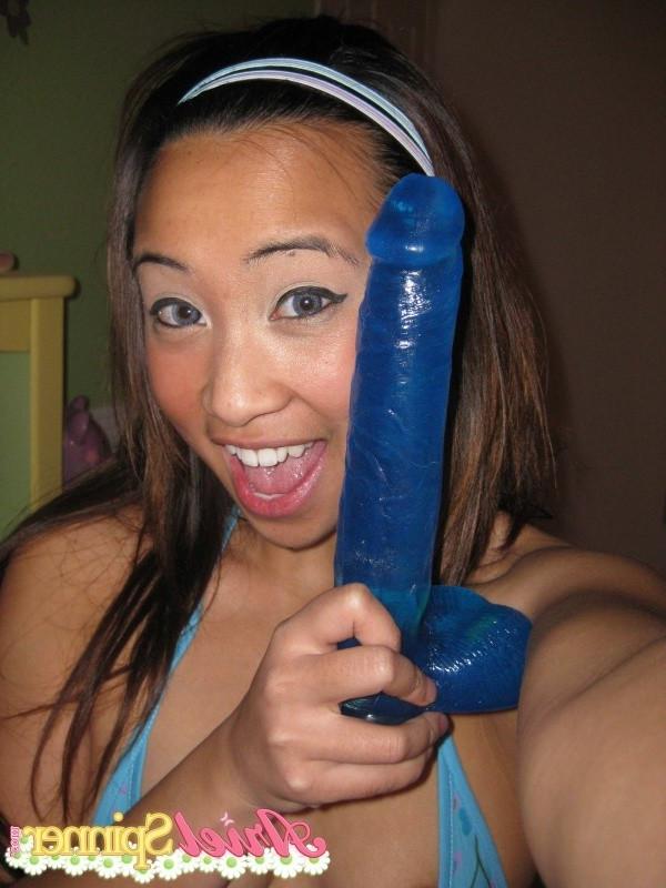 16P Ariel Spinner With A Big Blue Dildo