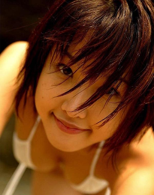 16P Sexy Japanese teen has a hot ass