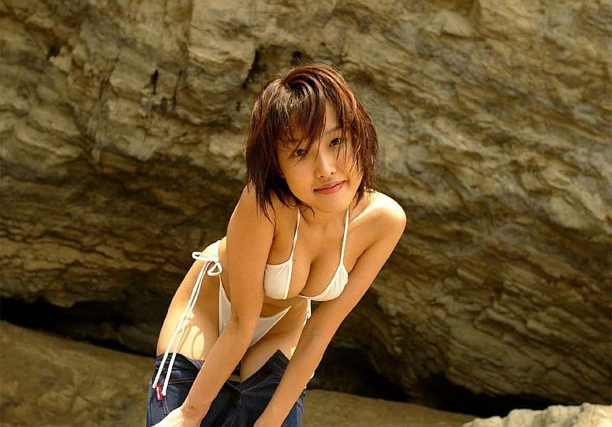 16P Sexy Japanese teen has a hot ass