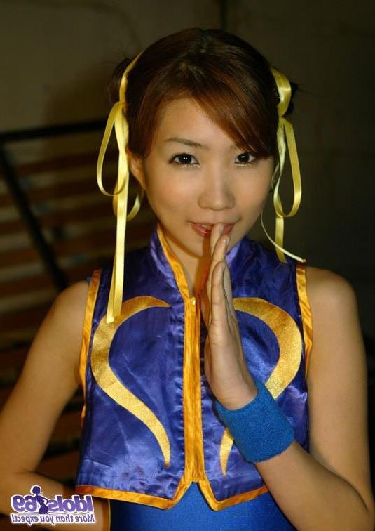 10P Imokawa gets her jollies in her costume