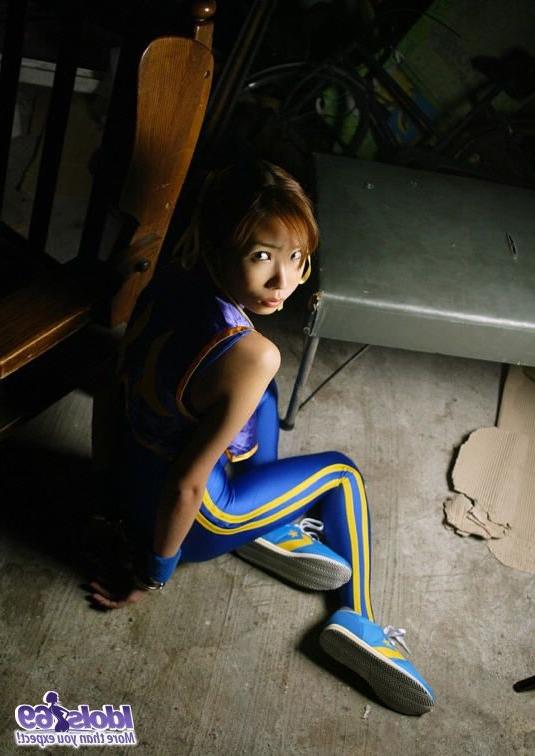 10P Imokawa gets her jollies in her costume
