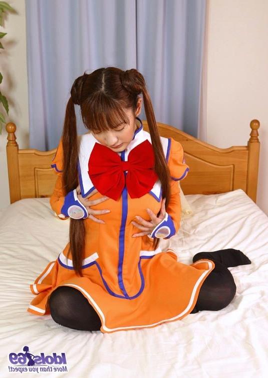 10P Imokawa gets her jollies in her costume