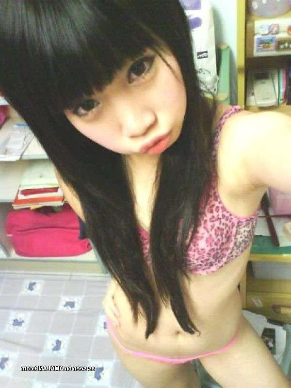 15P Pictures of cutie Oriental amateur babes