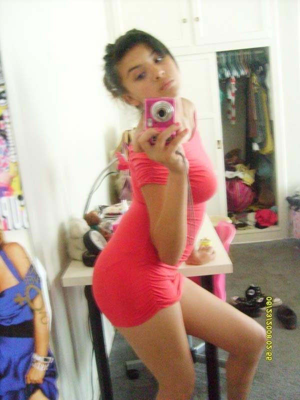 15P Hot and sexy collection of selfshooting nice Oriental chicks