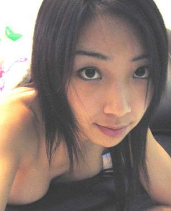 15P Hot and sexy collection of selfshooting nice Oriental chicks