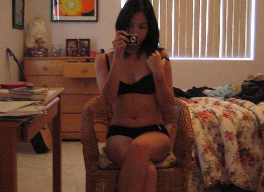 15P Pictures of hot and pretty Oriental girlfriends