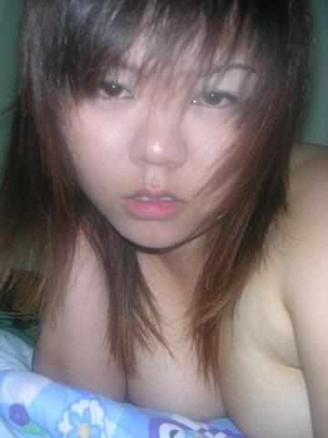 15P Collection of amateur Asian busty babes