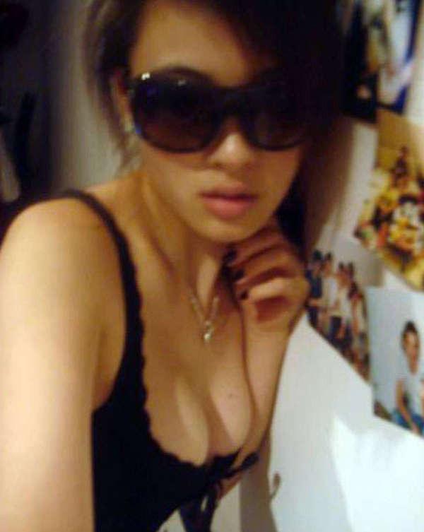 15P Nice and sexy picture set of Oriental hotties
