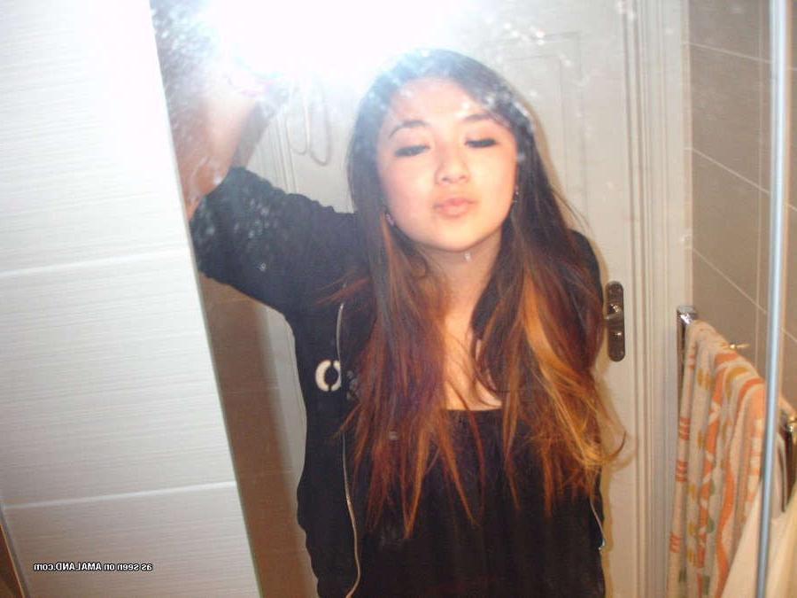 15P Photos of a busty Asian selfshooter