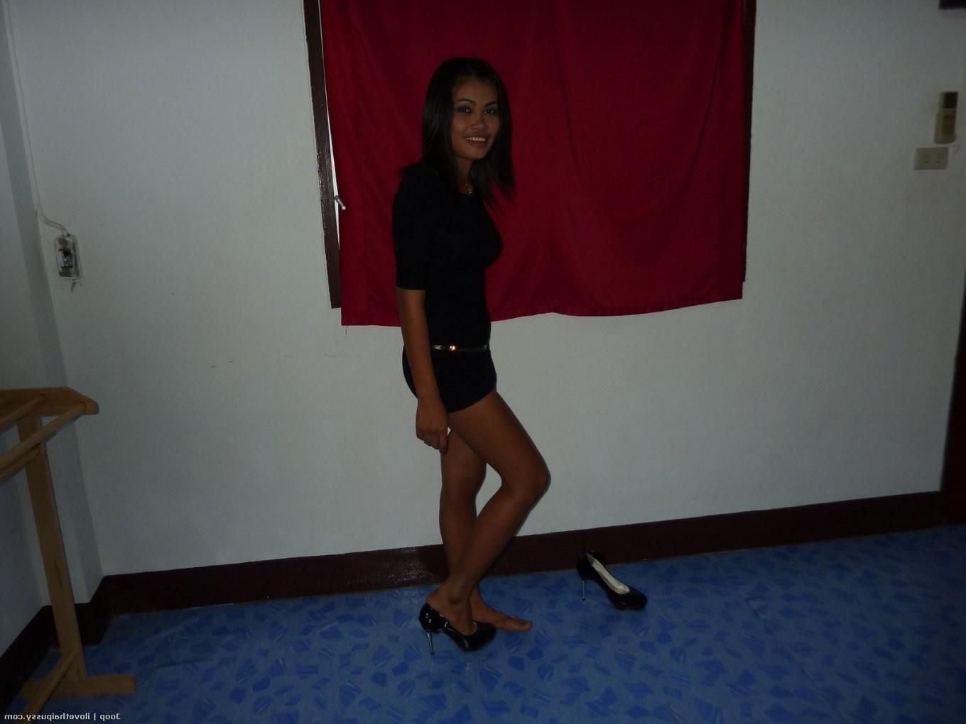 15P Wild Drunk Bargirl Hooker Fucked By Swedish Tourist Klaus For Money