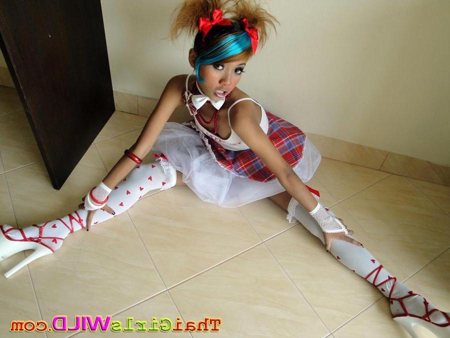 16P Amateur Thai emo cosplay girl fucked