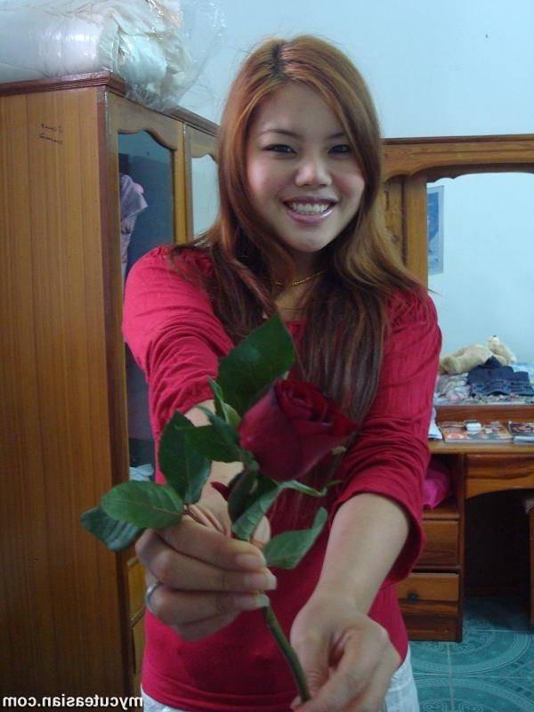 15P Sexy Asian teen gets her mounth full of cum