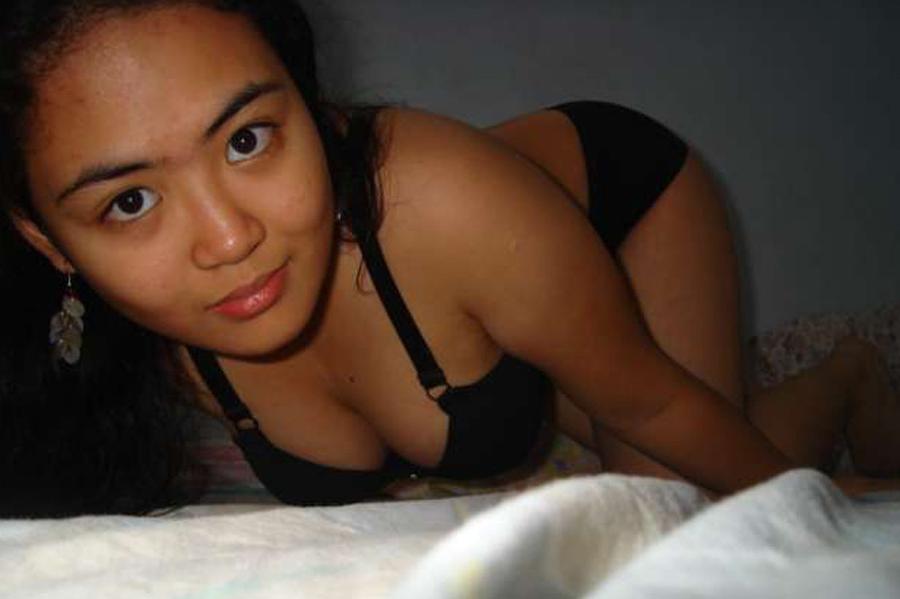 15P Wild and sexy Oriental chicks