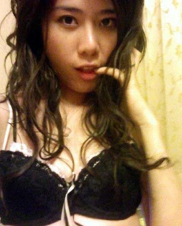 15P Hot and sexy Oriental girlfriends