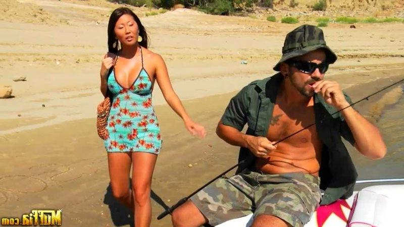 16P Beti Hana fucked on a boat during a fishing trip