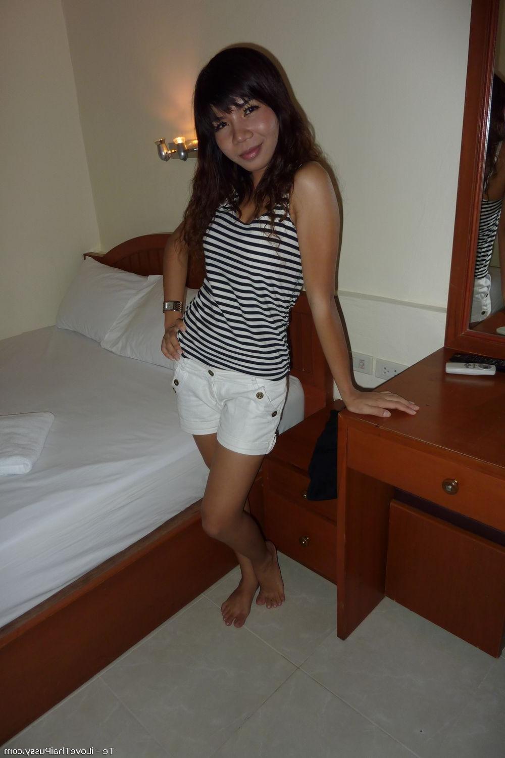 15P Bangkok Bargirl Fucked By A Drunk Swedish Tourist