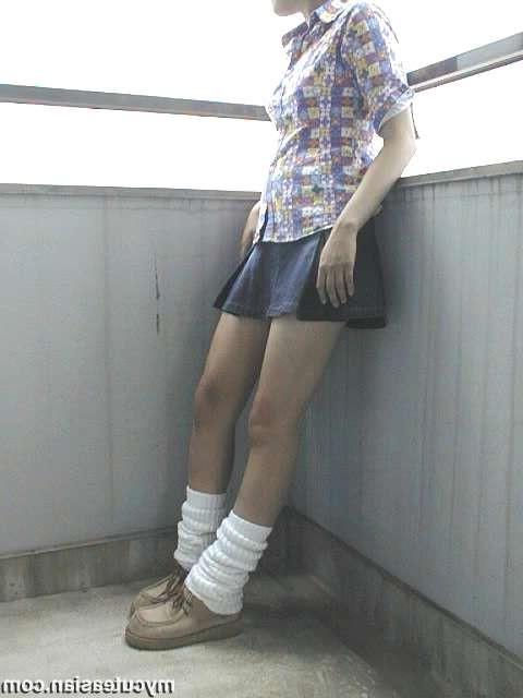 16P Shy Japanese coed shows her nice body outdoor