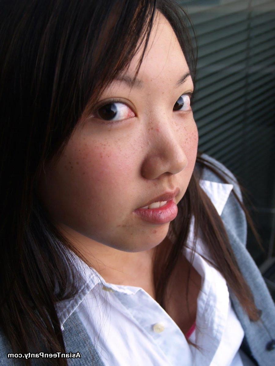 16P busty asian