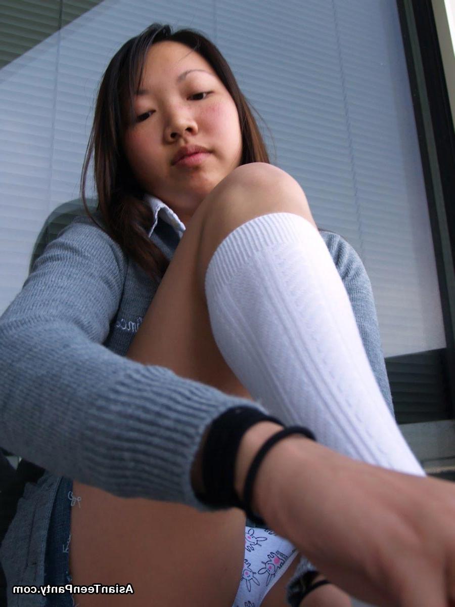 16P busty asian