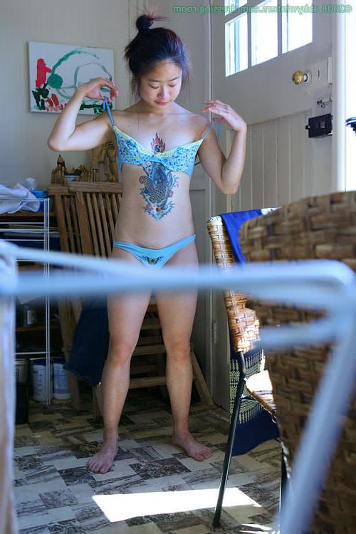 16P PetiteTattooed Asian on Hidden Dressingroom Spycam