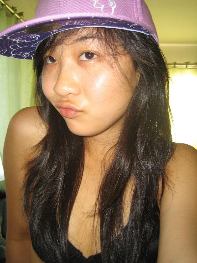 16P Asian teen dildo