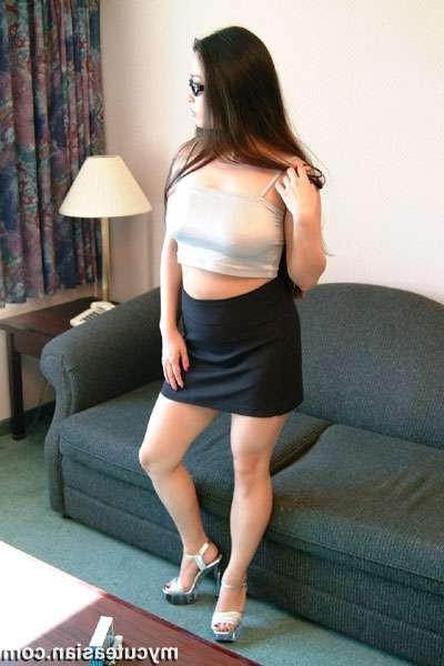 16P Busty asian girl fingers her shaved pussy
