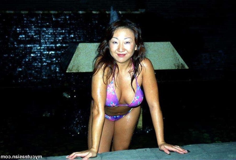 16P My horny busty asian wife posing nude outdoor