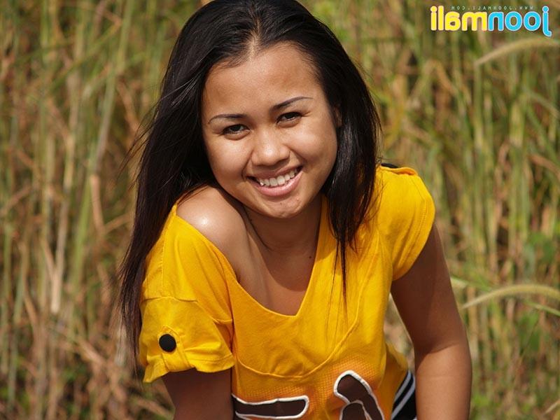 15P naughty thai honey lowers her wet cotton panties