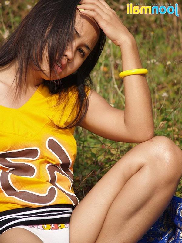 15P naughty thai honey lowers her wet cotton panties