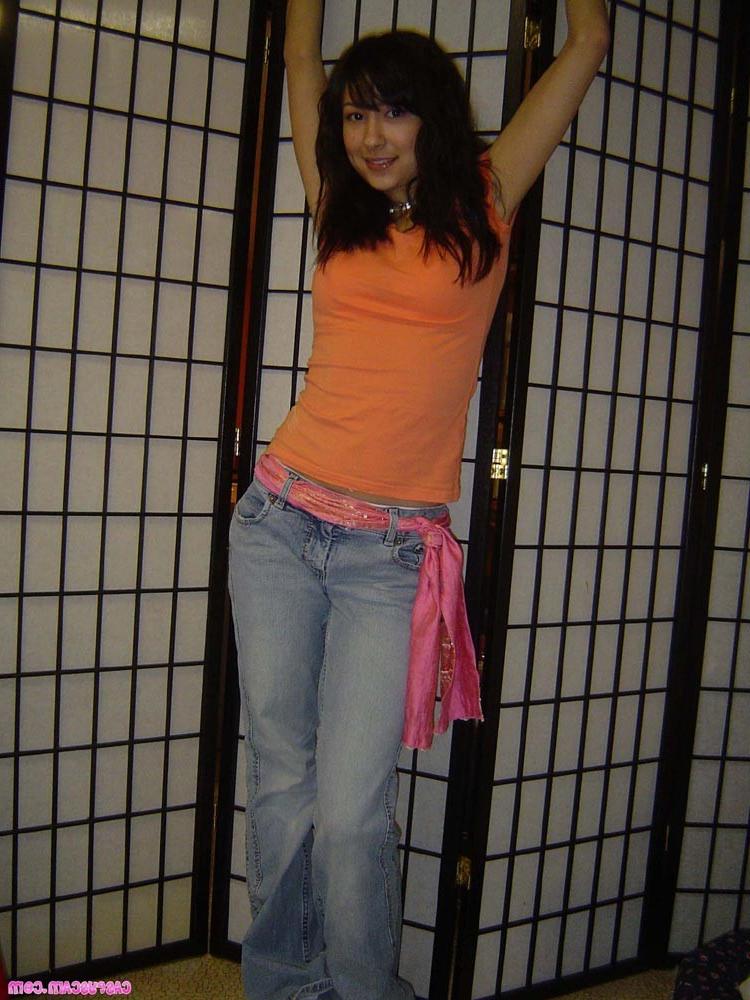 18P Busty asian teen camgirl