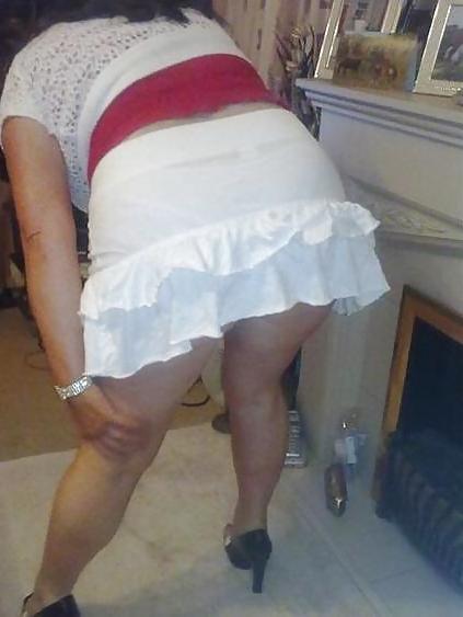 11P UK Amateur  Busty Slut Milf 