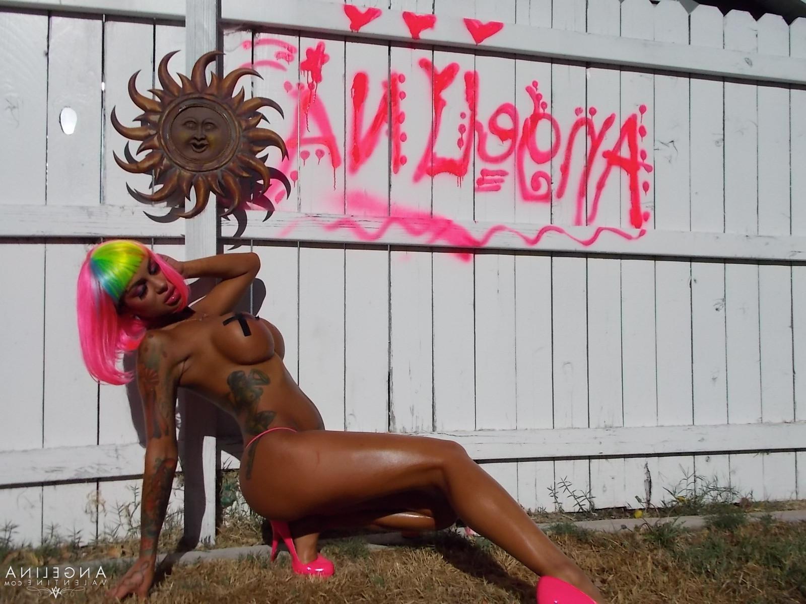 15P Look at these crazy fucking insane pics of me in a RAINBOW costu