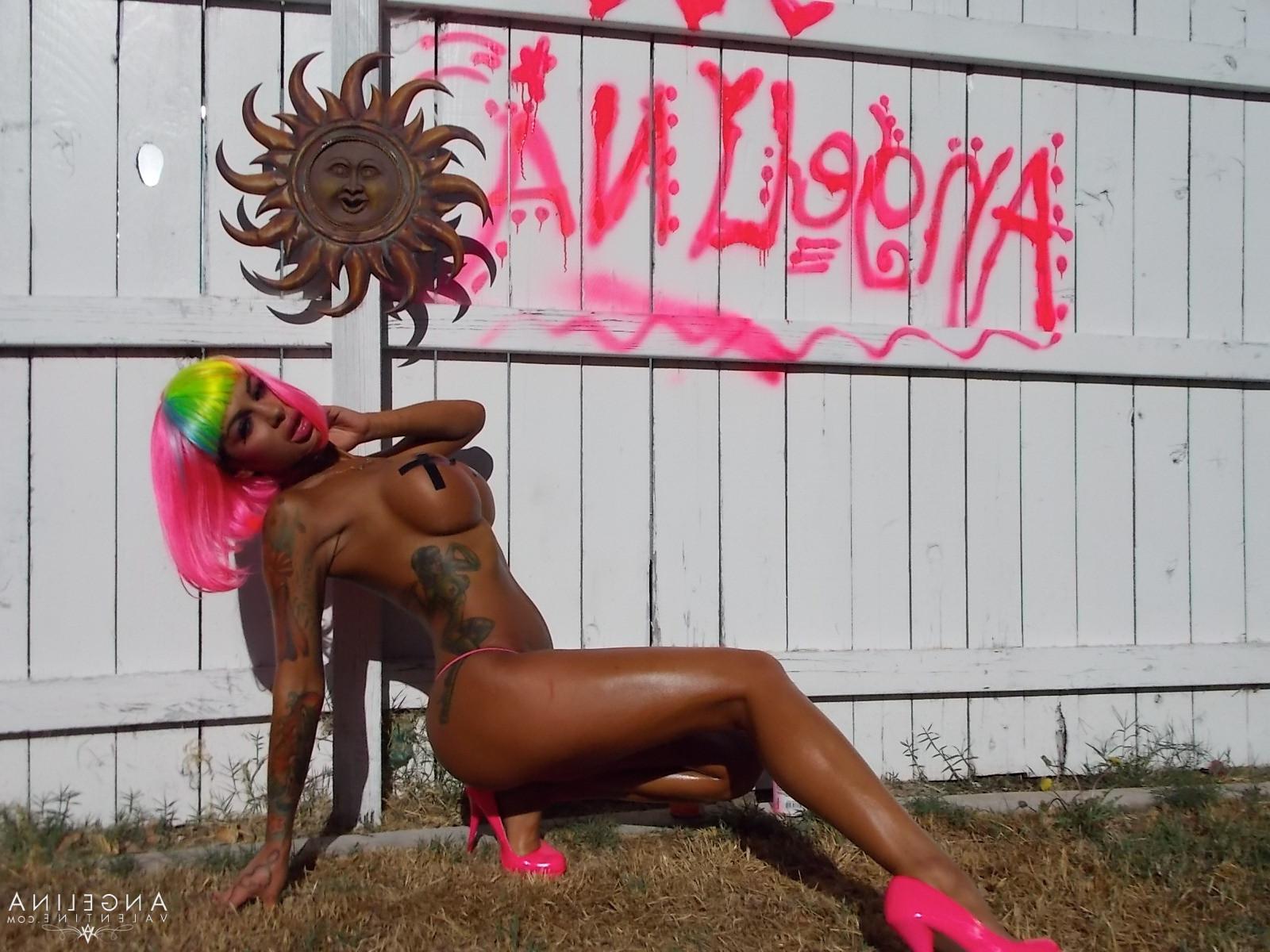 15P Look at these crazy fucking insane pics of me in a RAINBOW costu