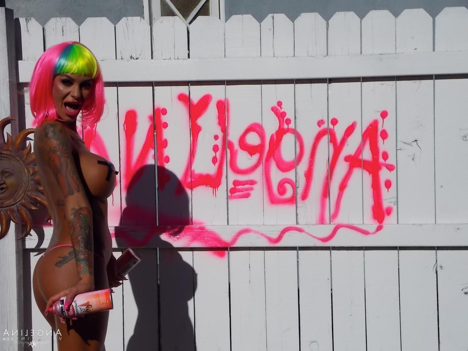15P Look at these crazy fucking insane pics of me in a RAINBOW costu