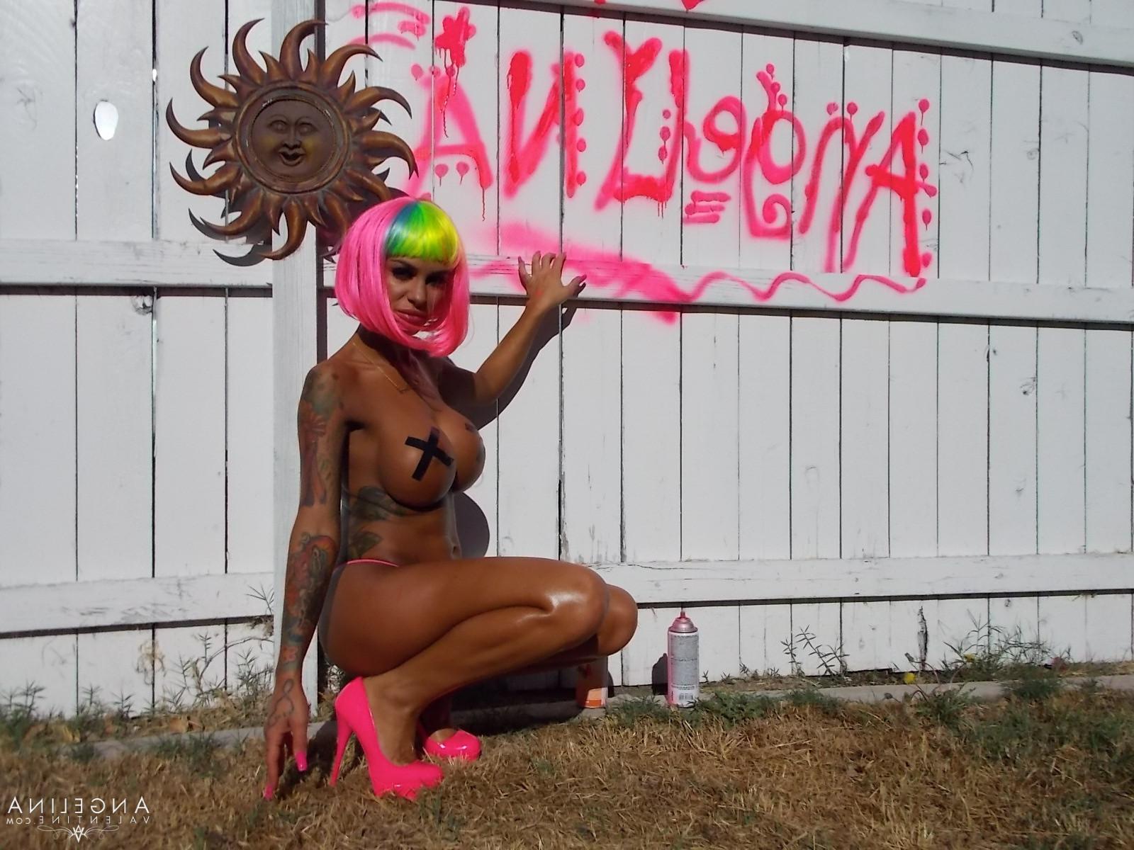15P Look at these crazy fucking insane pics of me in a RAINBOW costu